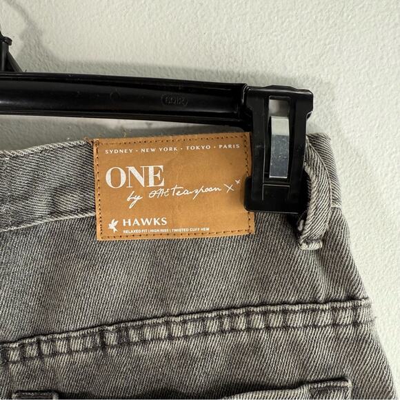 One Teaspoon Hawks Gray Black Distressed High Rise Relaxed Denim Shorts 26 - Picture 8 of 9